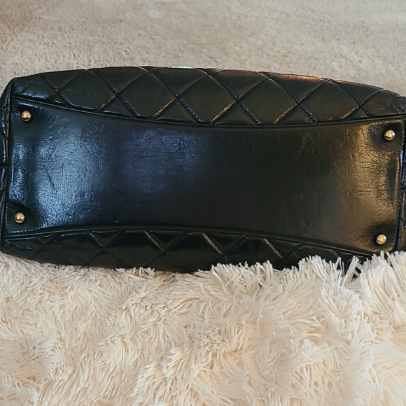 ๐๐ Gorgeous! ๐๐ Chanel Castle Rock Bowler Satchel. Stunning! - Picture 9 of 12